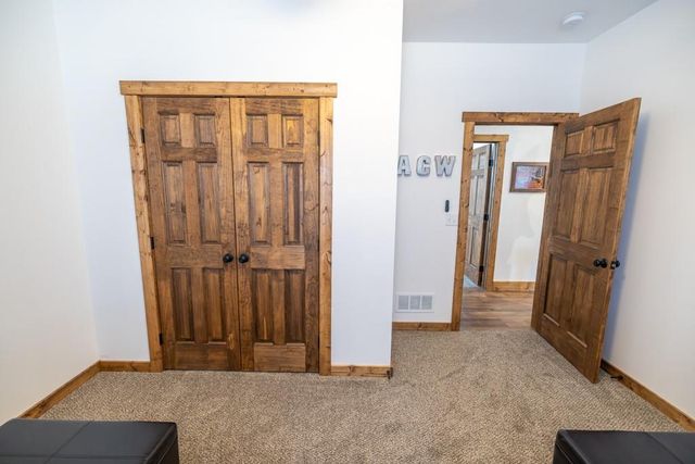 25733 Dempsey Road, Mclouth, KS 66054