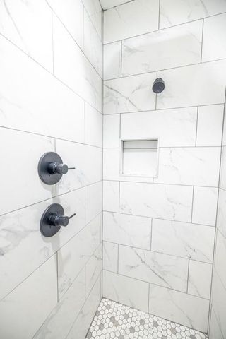 25733 Dempsey Road, Mclouth, KS 66054