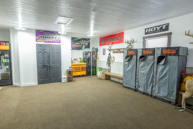 25733 Dempsey Road, Mclouth, KS 66054