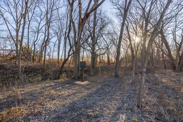 25733 Dempsey Road, Mclouth, KS 66054