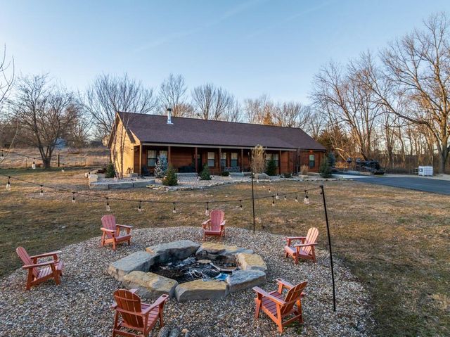 25733 Dempsey Road, Mclouth, KS 66054