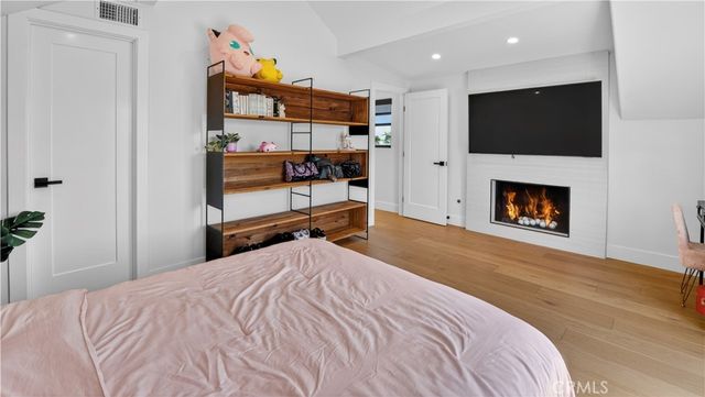 1741 Irvine Avenue, Newport Beach, CA 92660