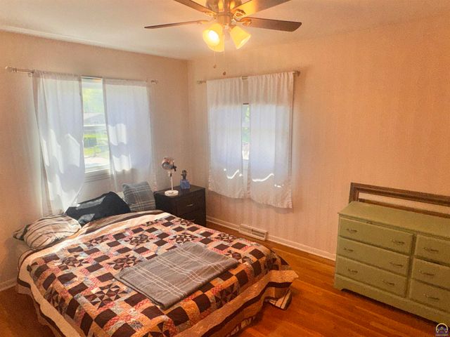 1658 SW Knollwood DR, Topeka, KS 66611