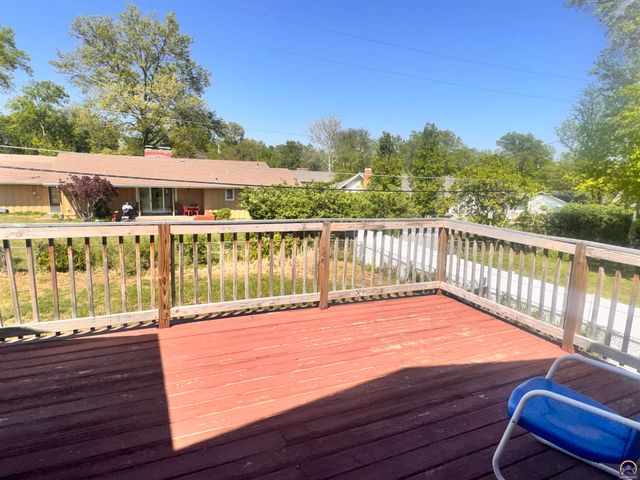 1658 SW Knollwood DR, Topeka, KS 66611