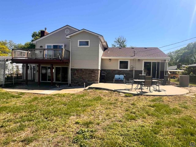1658 SW Knollwood DR, Topeka, KS 66611