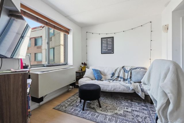 136 Beach 117th Street 7J, Rockaway Park, NY 11694