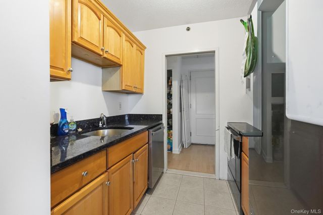 136 Beach 117th Street 7J, Rockaway Park, NY 11694