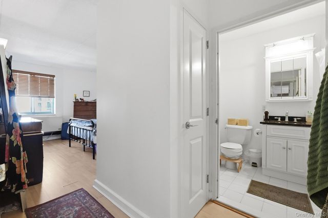 136 Beach 117th Street 7J, Rockaway Park, NY 11694