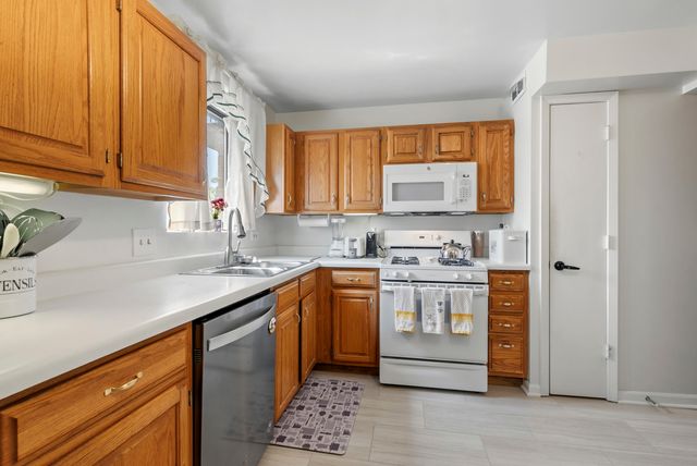 6020 Lake Bluff Drive 502, Tinley Park, IL 60477