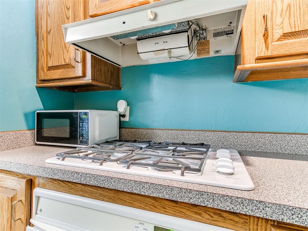 Image 12 of property listing at 6724 N Meridian Avenue C, Oklahoma City, OK 73116