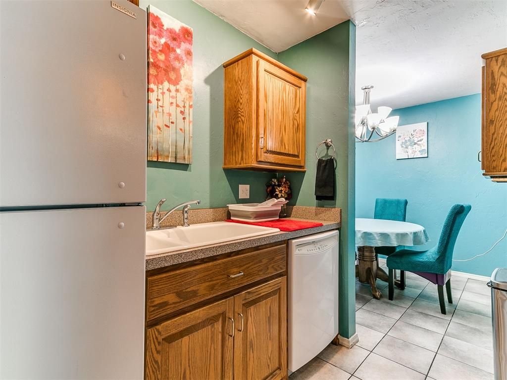 Image 13 of property listing at 6724 N Meridian Avenue C, Oklahoma City, OK 73116