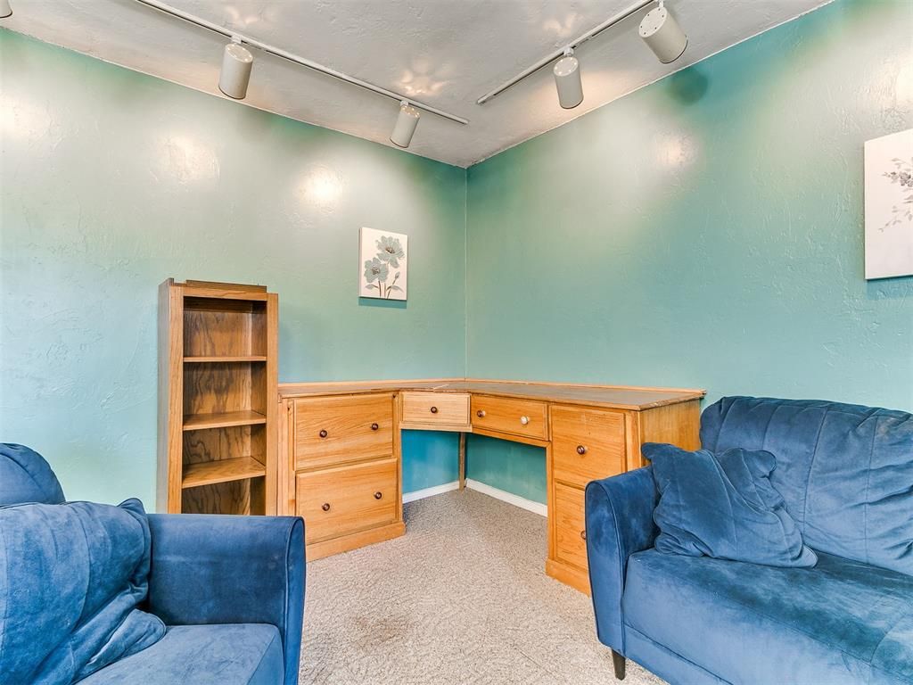 Image 4 of property listing at 6724 N Meridian Avenue C, Oklahoma City, OK 73116