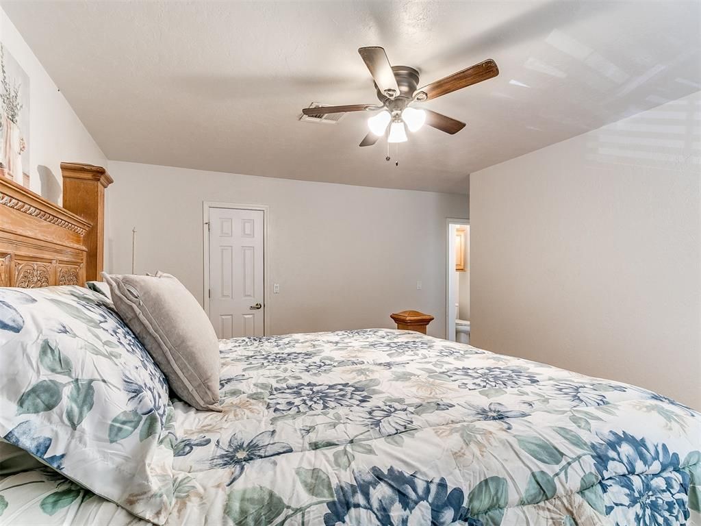 Image 31 of property listing at 6724 N Meridian Avenue C, Oklahoma City, OK 73116