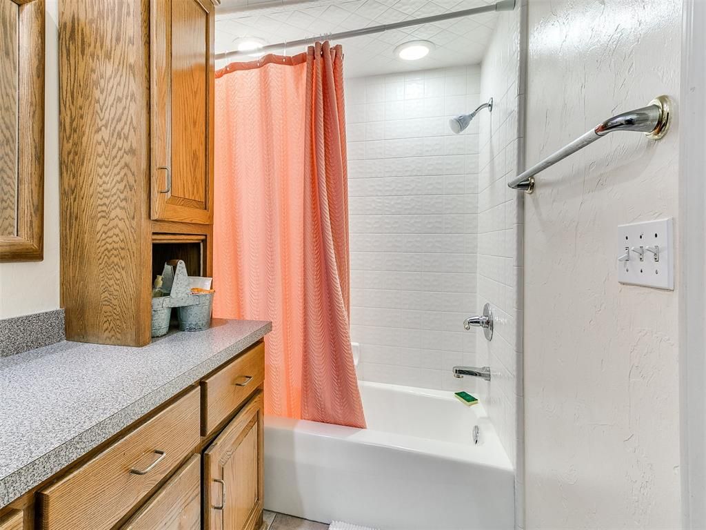 Image 33 of property listing at 6724 N Meridian Avenue C, Oklahoma City, OK 73116