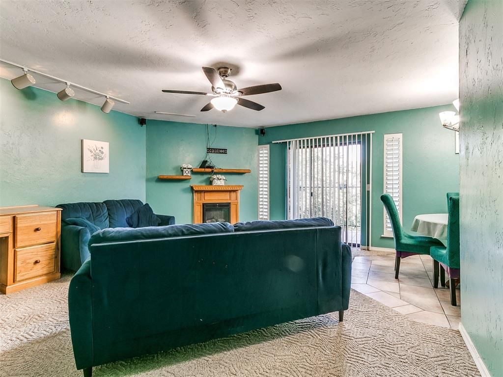 Image 5 of property listing at 6724 N Meridian Avenue C, Oklahoma City, OK 73116