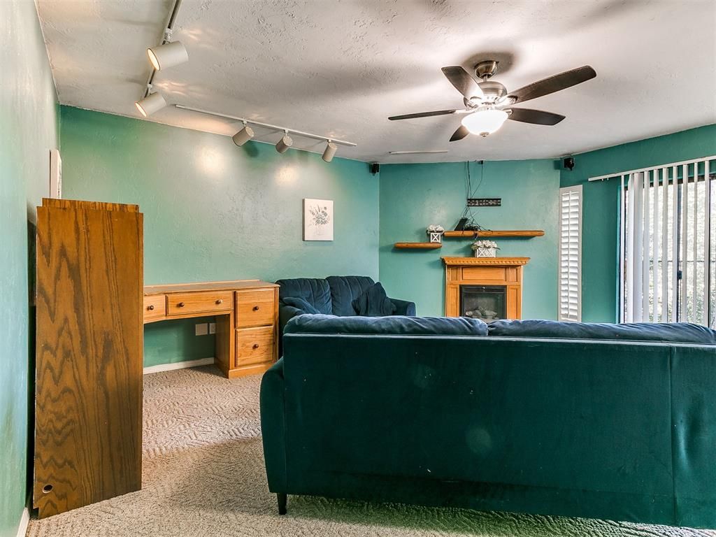 Image 7 of property listing at 6724 N Meridian Avenue C, Oklahoma City, OK 73116