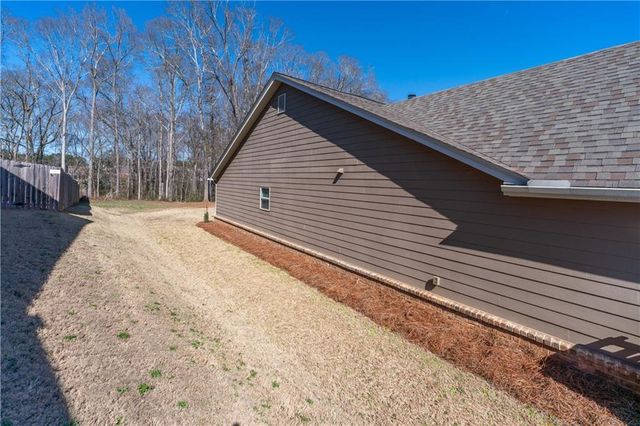 38 Goldshore Way, Statham, GA 30666