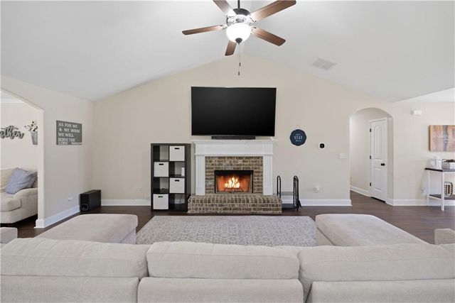 38 Goldshore Way, Statham, GA 30666