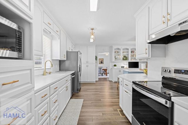 548 S 5th Street, Jesup, GA 31545