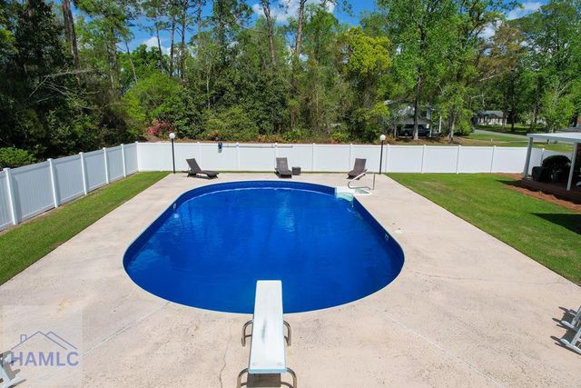 548 S 5th Street, Jesup, GA 31545