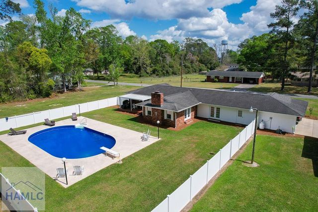 548 S 5th Street, Jesup, GA 31545