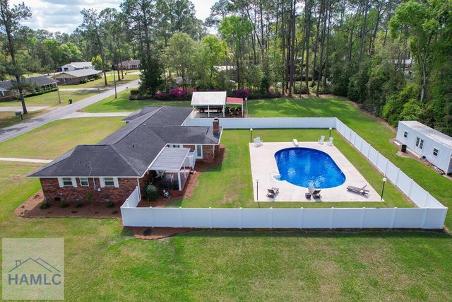 548 S 5th Street, Jesup, GA 31545