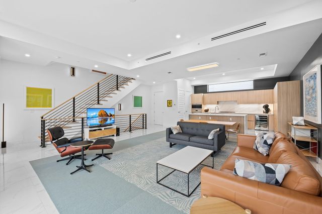818 NE 2ND Street, Fort Lauderdale, FL 33301
