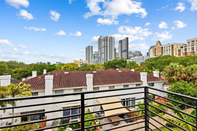 818 NE 2ND Street, Fort Lauderdale, FL 33301