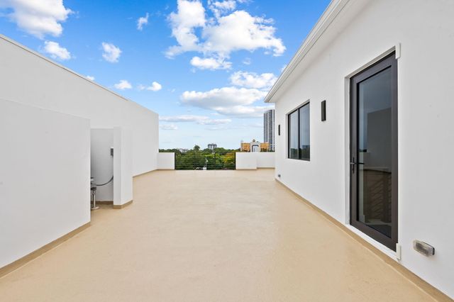 818 NE 2ND Street, Fort Lauderdale, FL 33301