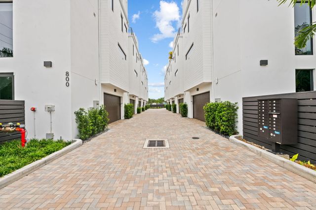 818 NE 2ND Street, Fort Lauderdale, FL 33301