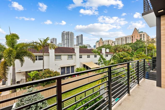 818 NE 2ND Street, Fort Lauderdale, FL 33301