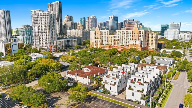 818 NE 2ND Street, Fort Lauderdale, FL 33301