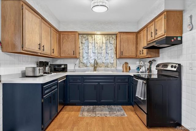28720 Bingham Drive, Chesterfield, MI 48047