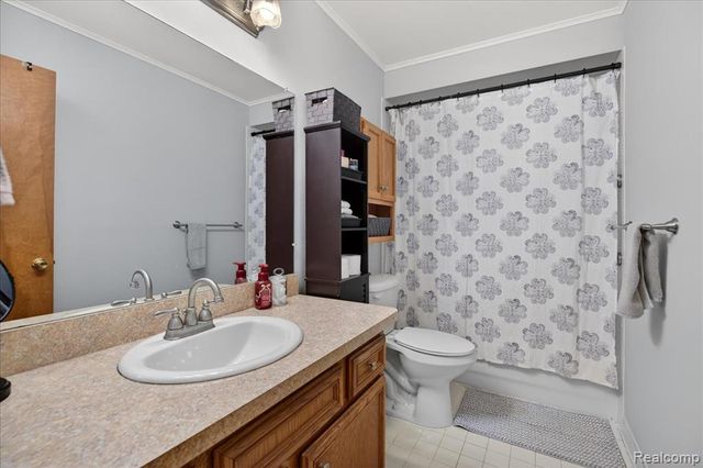 28720 Bingham Drive, Chesterfield, MI 48047