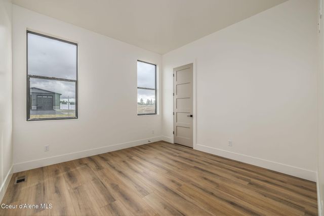 8118 W Ferguson LN, Rathdrum, ID 83858