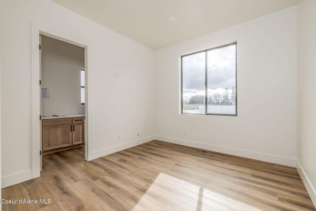 8118 W Ferguson LN, Rathdrum, ID 83858