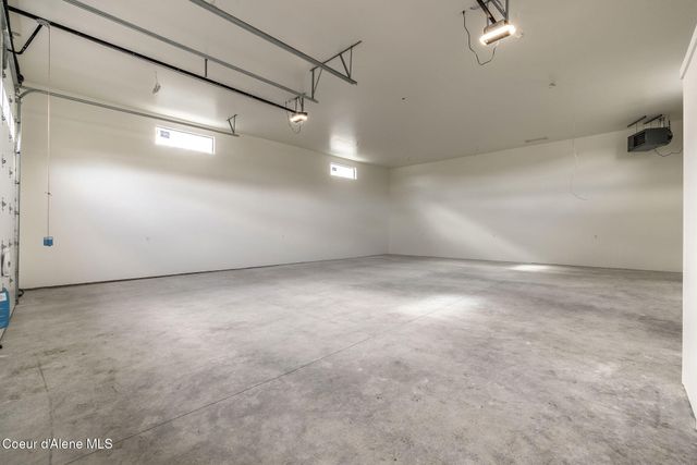 8118 W Ferguson LN, Rathdrum, ID 83858