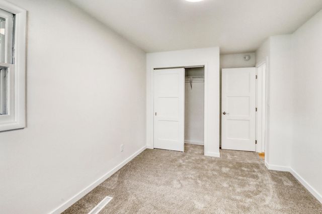 2313 9th Street S, Fargo, ND 58103