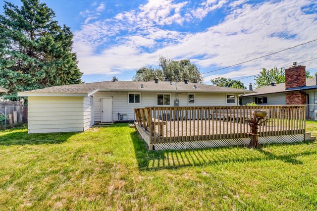 2313 9th Street S, Fargo, ND 58103