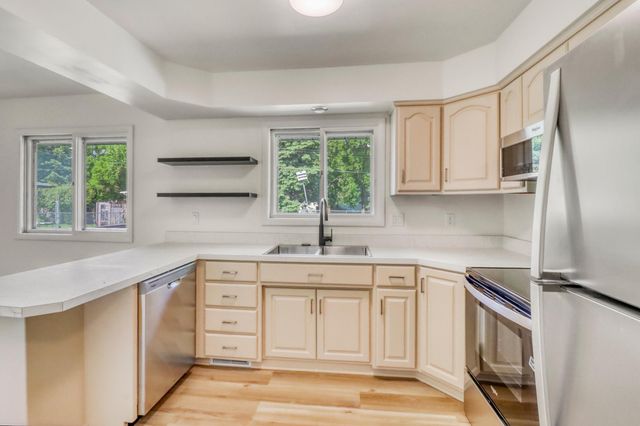 2313 9th Street S, Fargo, ND 58103