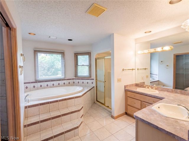 7550 James Drive, North Royalton, OH 44133