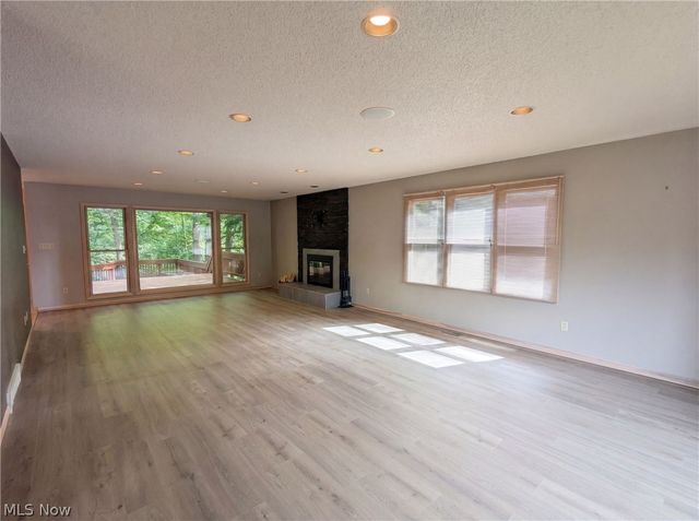 7550 James Drive, North Royalton, OH 44133