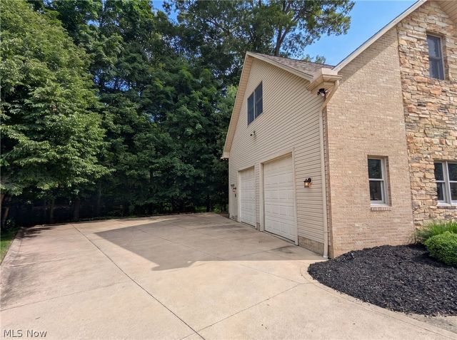 7550 James Drive, North Royalton, OH 44133