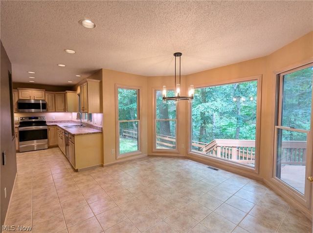 7550 James Drive, North Royalton, OH 44133