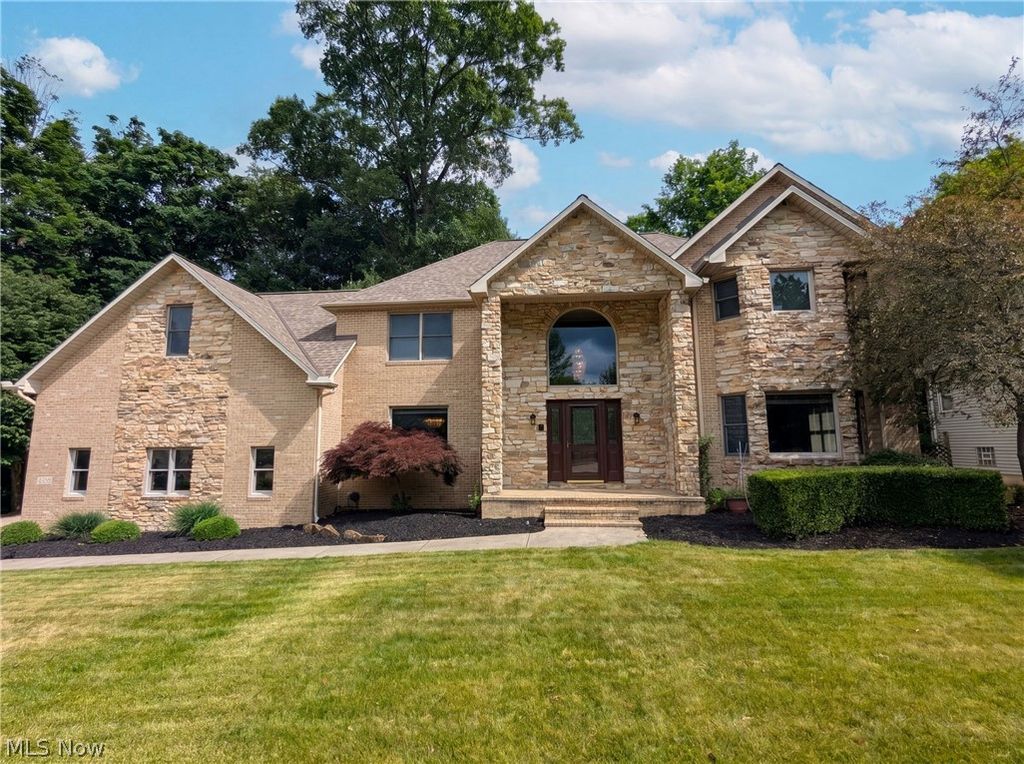 7550 James Drive, North Royalton, OH 44133