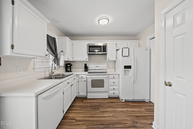 1914 Stroll Circle, Fuquay Varina, NC 27526