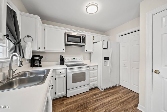 1914 Stroll Circle, Fuquay Varina, NC 27526