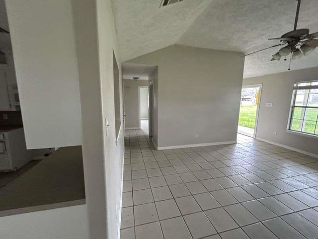 3 John Kay Road, Huntsville, TX 77320