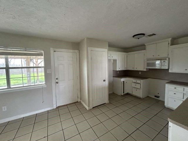 3 John Kay Road, Huntsville, TX 77320