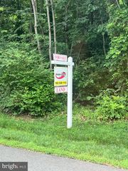 32 CEDAR DR, Sterling, VA 20164